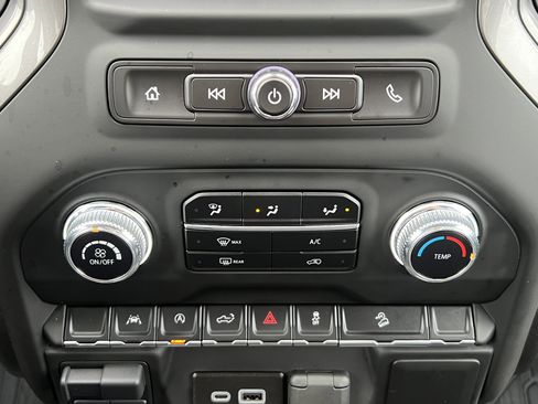 Certified 2025 GMC Sierra 1500 Pro w/ Graphite Edition image 27