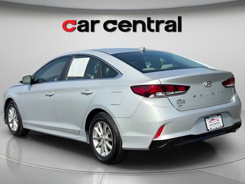 Used 2018 Hyundai Sonata SE w/ Cargo Package FWD image 3