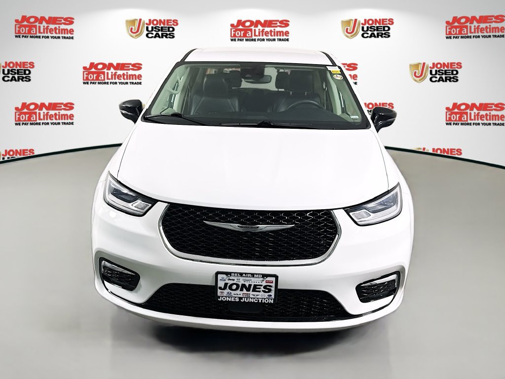 Used 2024 Chrysler Pacifica Touring-L FWD image 12