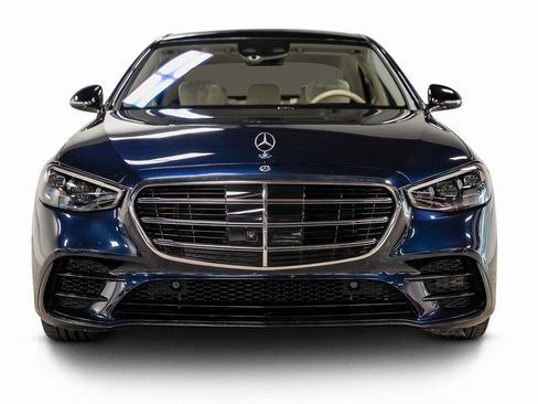 Used 2022 Mercedes-Benz S 580 4MATIC Sedan image 2