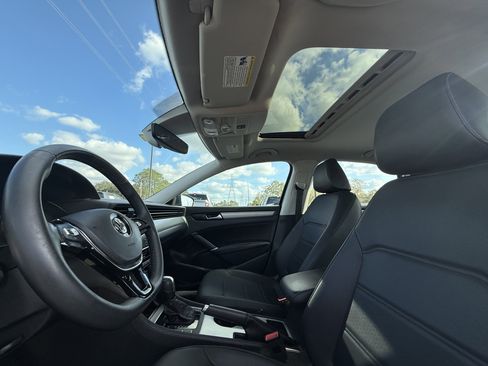 Used 2022 Volkswagen Passat 2.0T SE image 35