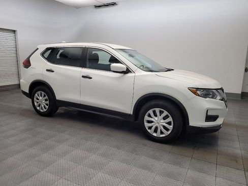 Used 2020 Nissan Rogue S FWD image 11