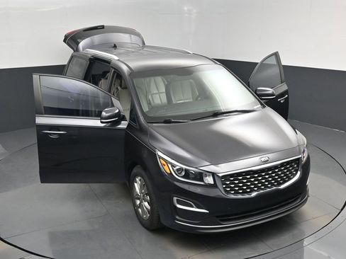 Used 2020 Kia Sedona EX image 54