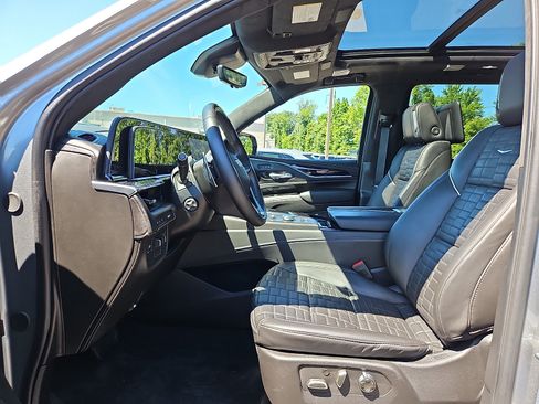 Used 2024 Cadillac Escalade ESV V w/ LPO, Floor Liner Package AWD/4WD image 14