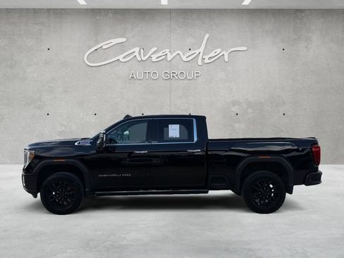 Used 2021 GMC Sierra 2500 Denali w/ Denali Black Diamond Edition AWD/4WD image 13