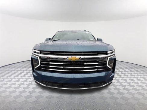 Used 2025 Chevrolet Suburban LT w/ Comfort Package image 2