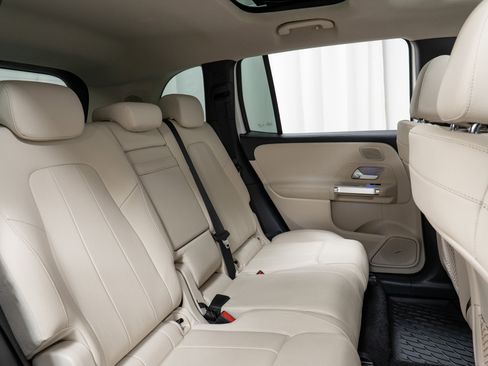 Certified 2021 Mercedes-Benz GLB 250 4MATIC w/ Premium Package image 24