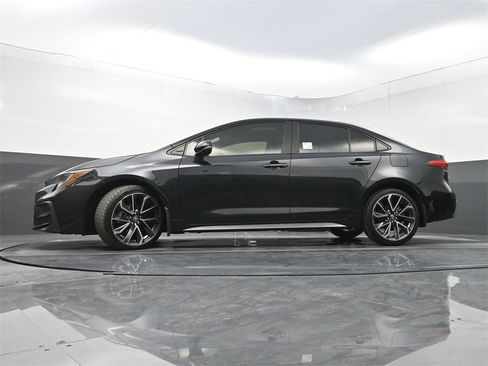 Used 2020 Toyota Corolla XSE image 26