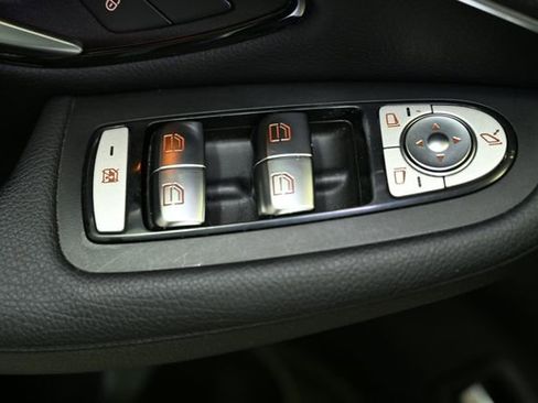 Used 2018 Mercedes-Benz GLC 300 4MATIC image 43