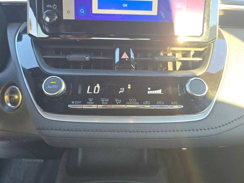 Certified 2024 Toyota Corolla SE image 29