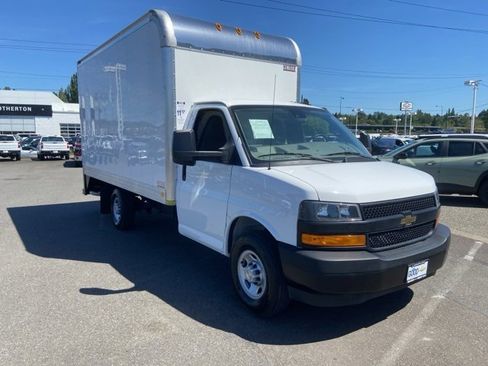 Used 2021 Chevrolet Express 3500 w/ Power Convenience Package image 2