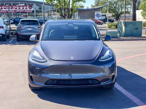 Used 2021 Tesla Model Y Long Range image 6