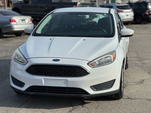 Used 2015 Ford Focus SE image 2