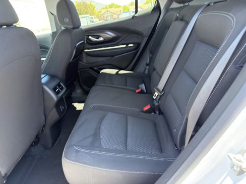 Used 2024 GMC Terrain SLE FWD image 17