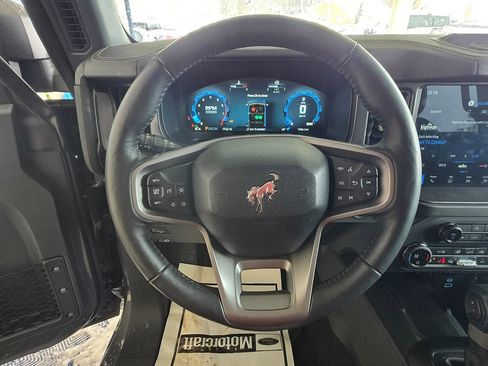 Used 2025 Ford Bronco Badlands image 15