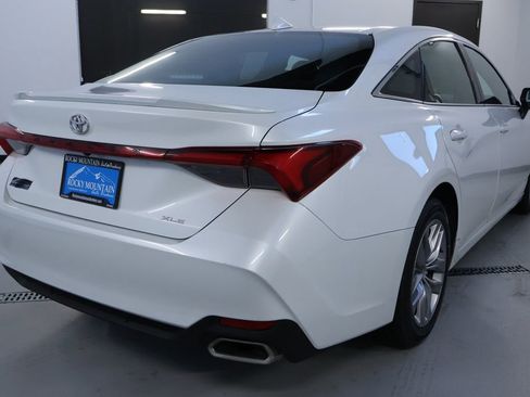 Used 2021 Toyota Avalon XLE image 7