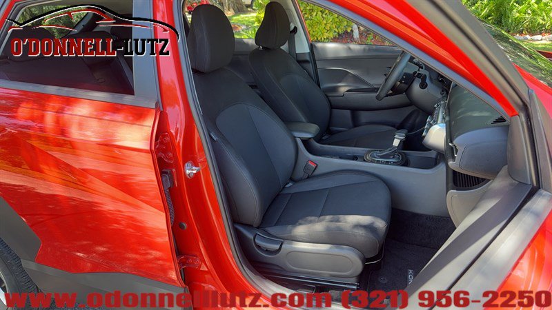 Used 2025 Hyundai Kona SE FWD image 9