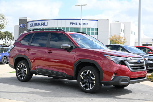 New 2026 Subaru Forester Premium AWD/4WD image 1