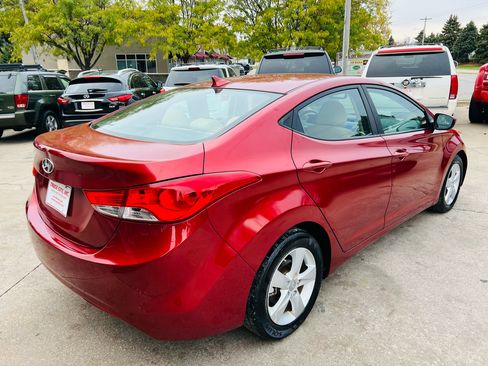 Used 2013 Hyundai Elantra GLS w/ Preferred Pkg image 3