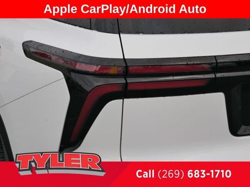New 2026 Chevrolet Traverse LT w/ Driver Confidence Package AWD/4WD image 12
