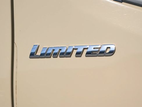 Used 2019 Toyota Tacoma Limited RWD image 11