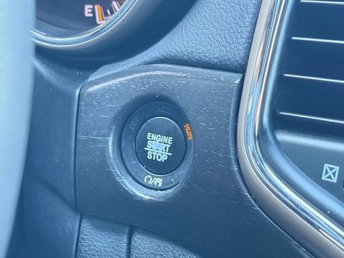 Used 2017 Jeep Grand Cherokee Laredo image 21