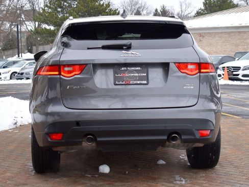 Used 2018 Jaguar F-PACE R-Sport image 10