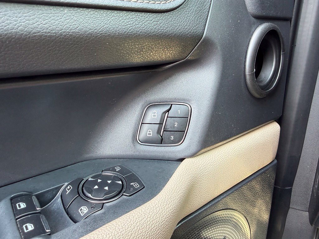 Used 2023 Ford Expedition Limited AWD/4WD image 9