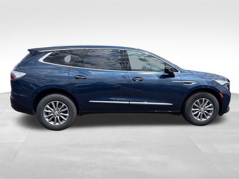 Used 2024 Buick Enclave Essence w/ Sound and Sites Package AWD/4WD image 7