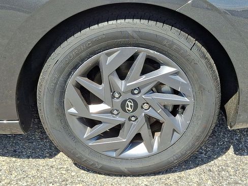 Used 2024 Hyundai Elantra SEL FWD image 8