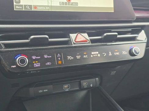Certified 2024 Kia Niro Wind w/ Wind Preserve Package FWD image 31