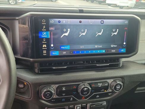 Certified 2024 Jeep Wrangler Unlimited AWD/4WD image 13