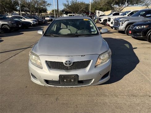 Used 2010 Toyota Corolla LE image 2