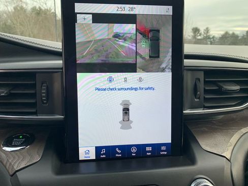 Certified 2020 Ford Explorer Platinum w/ Premium Technology Package image 36