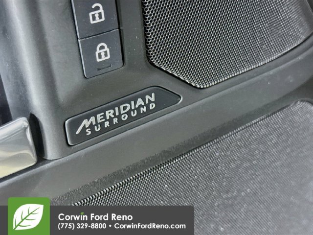 Used 2025 Land Rover Defender 110 X-Dynamic SE AWD/4WD image 21