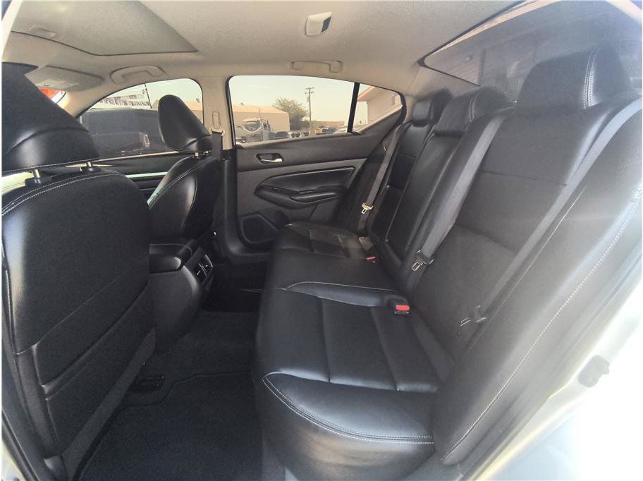 Used 2022 Nissan Altima 2.5 SL FWD image 10