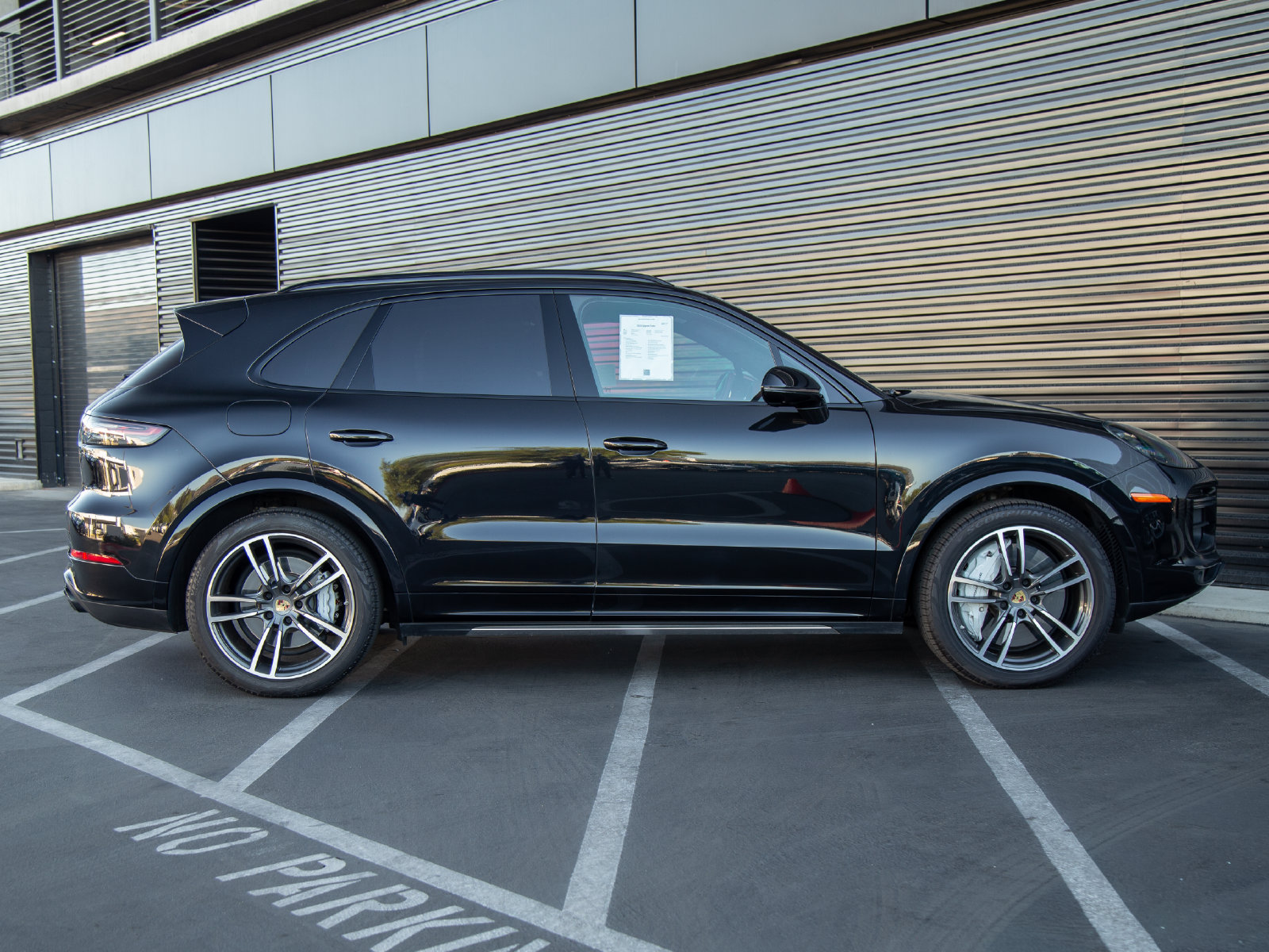 Certified 2023 Porsche Cayenne Turbo AWD/4WD image 8