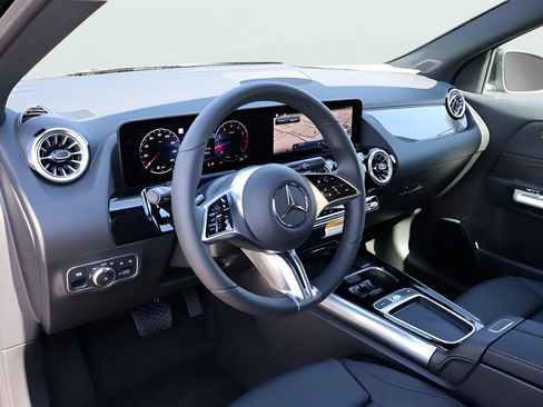New 2026 Mercedes-Benz GLA 250 4MATIC image 17
