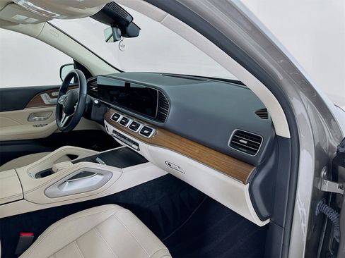 Used 2023 Mercedes-Benz GLE 450 4MATIC image 33