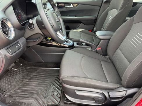 Used 2019 Kia Forte S w/ S Premium Package image 7