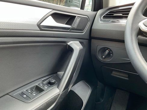Certified 2023 Volkswagen Tiguan S FWD image 25