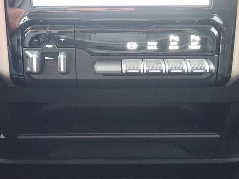 Used 2024 RAM 2500 Laramie w/ Safety Group AWD/4WD image 21