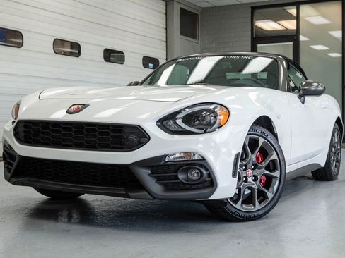 Used 2020 FIAT 124 Spider Abarth w/ Convenience Group image 2