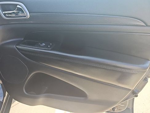 Used 2018 Jeep Grand Cherokee Altitude AWD/4WD image 26