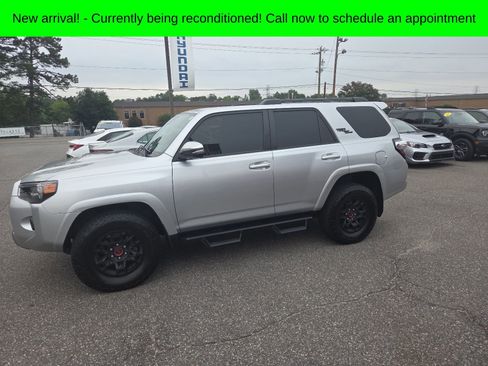 Used 2023 Toyota 4Runner TRD Off-Road Premium w/ Moonroof Package AWD/4WD image 4