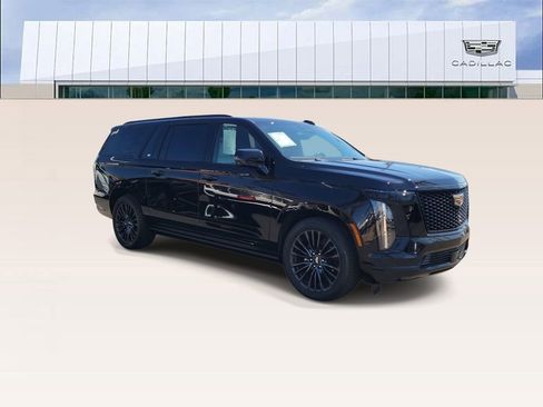 Used 2025 Cadillac Escalade ESV Sport Platinum image 2