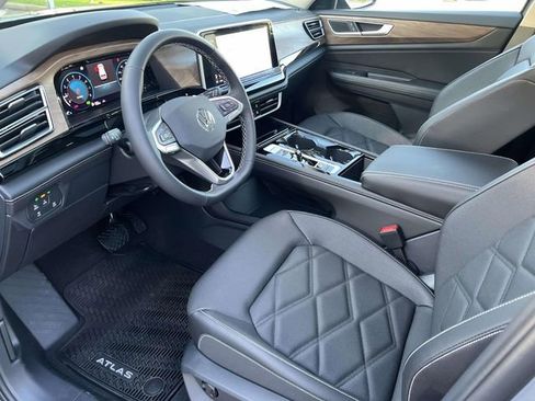 New 2026 Volkswagen Atlas SE FWD image 12