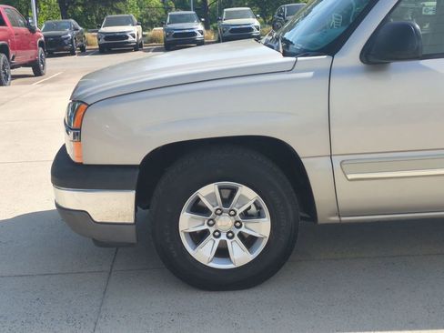 Used 2005 Chevrolet Silverado 1500 LS w/ Light Duty Power Package RWD image 11