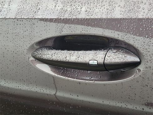 Used 2024 Buick Envision Sport Touring image 9