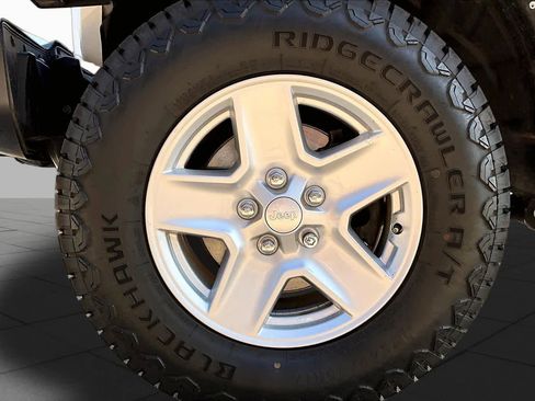 Used 2022 Jeep Gladiator Sport AWD/4WD image 10